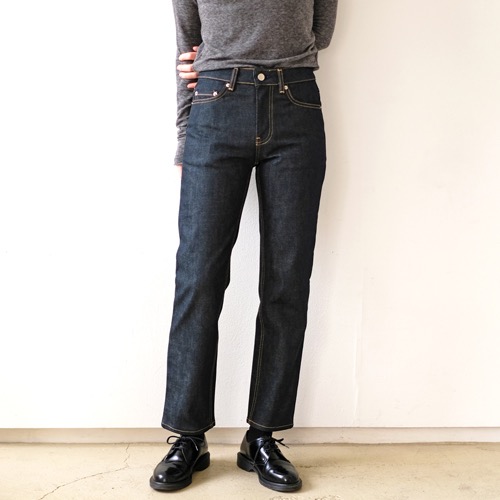 dark indigo jeans (non-stretch)
