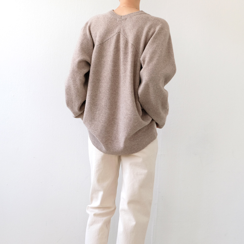 double-V pullover (merino wool)