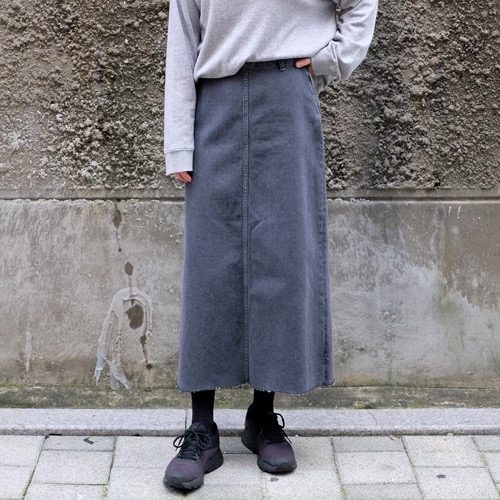[21 S/SRESTORE]  black denim skirt