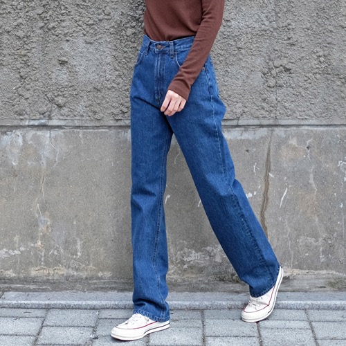 classic straight jeans  (organic cotton by CONE DENIM MILLS)
